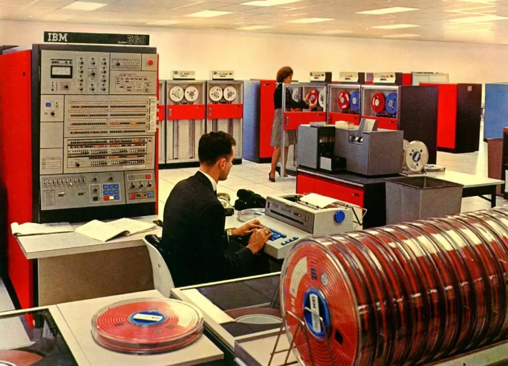 IBM S 360 , le premier mainframe